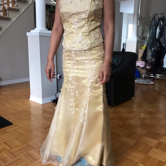 WOMANS COCKTAIL DRESS SIZE MEDIUM FULLY ADJUSTABLE TOP - Picture 3 of 9